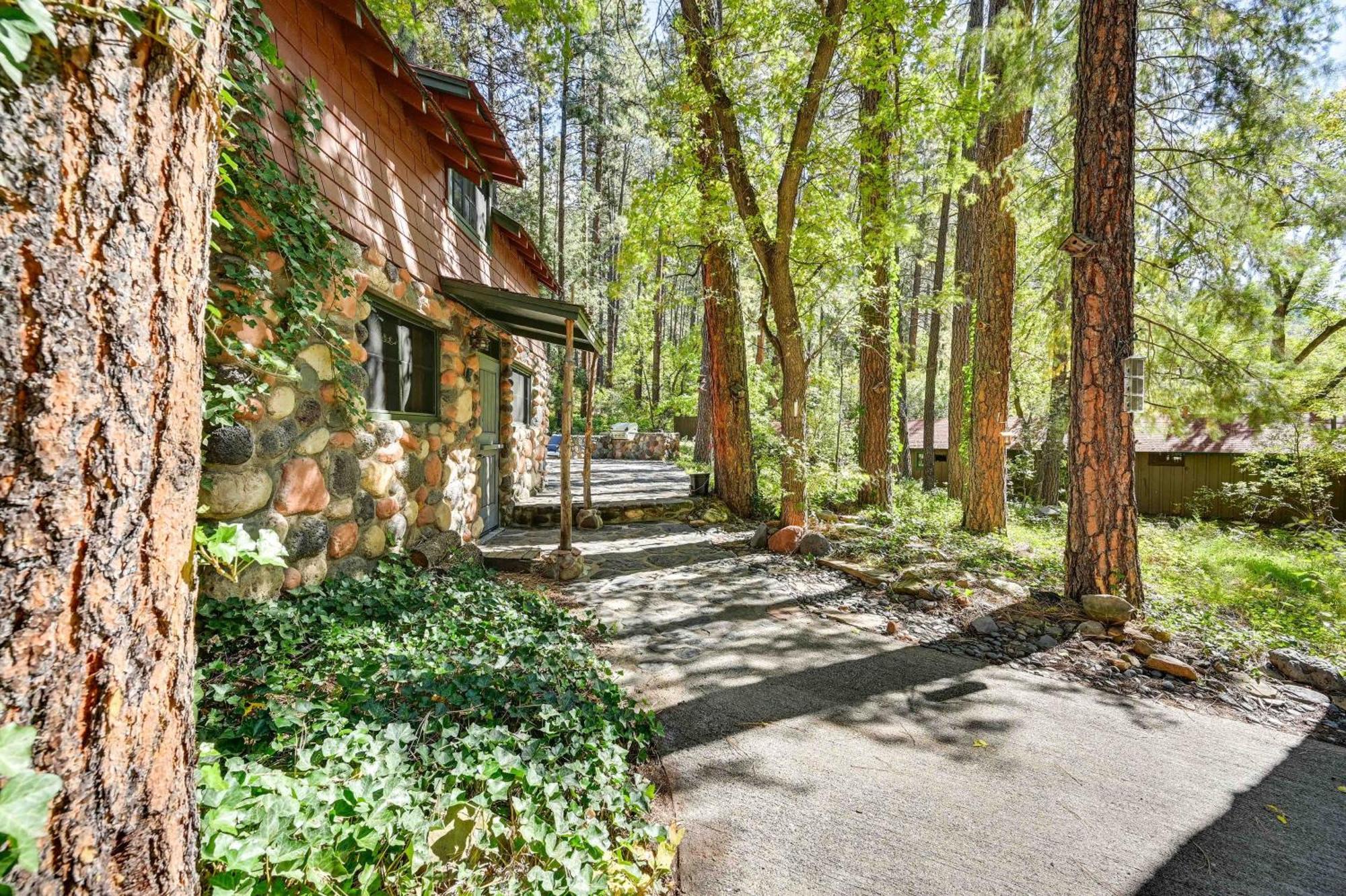 Peaceful Sedona Retreat With Patio And Mtn Views!アパートメント エクステリア 写真