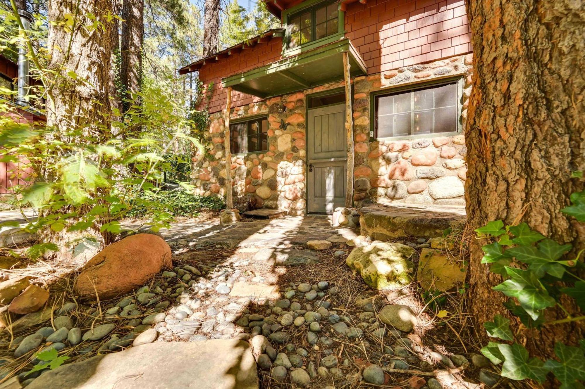 Peaceful Sedona Retreat With Patio And Mtn Views!アパートメント エクステリア 写真